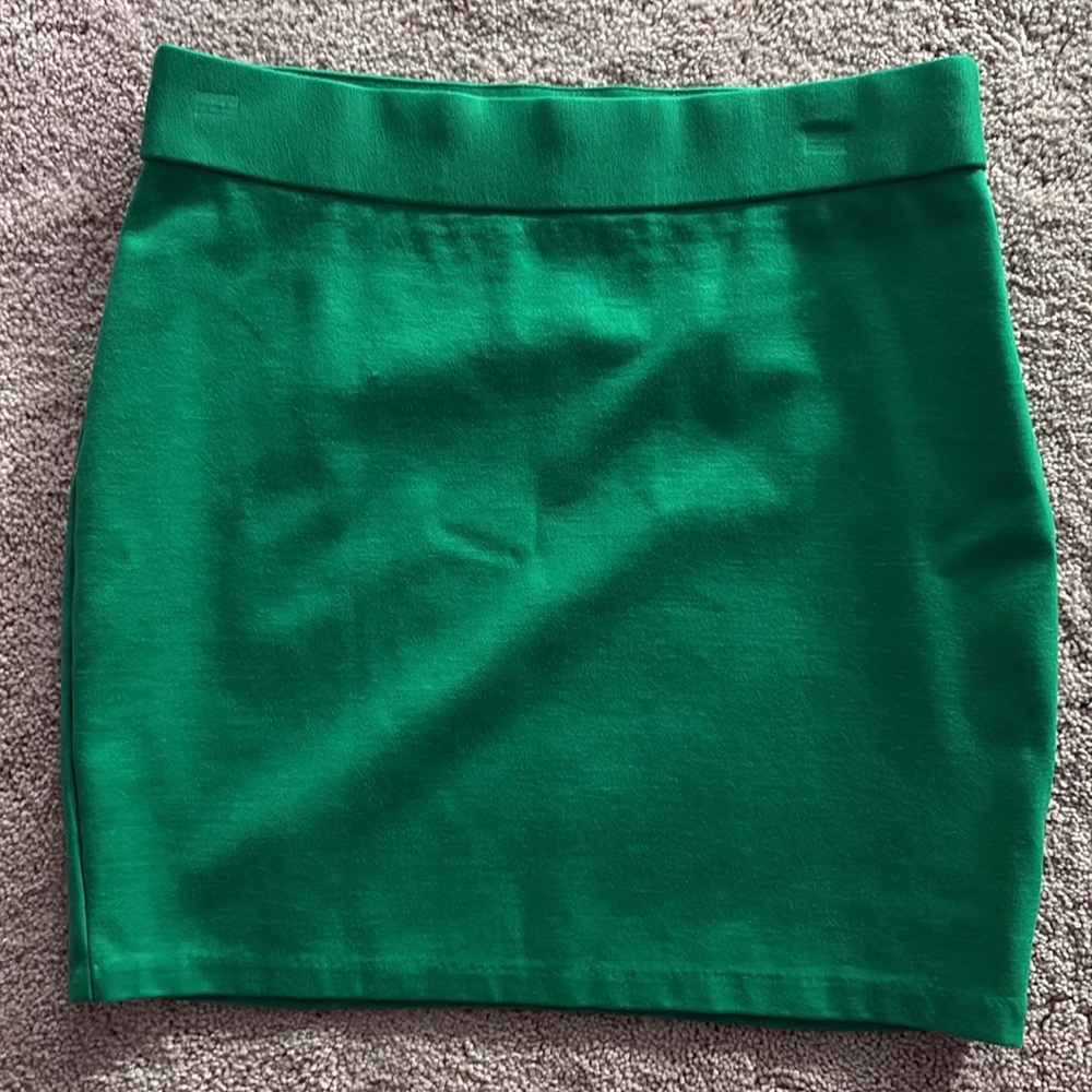 INC International Concepts, Size 8 Green Mini Skirt With Stretch